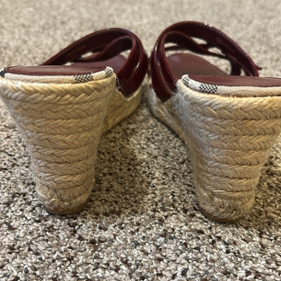 Burberry Nova Check Red Patent Leather Espadrille Wedge Sandals Size 39 IT, 8 US - Picture 9 of 16
